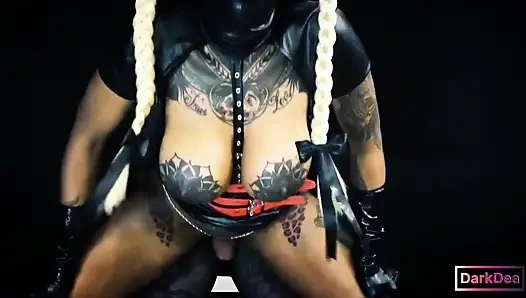 The Kinky Cocks-devourer Queen in Pornseries Bonding