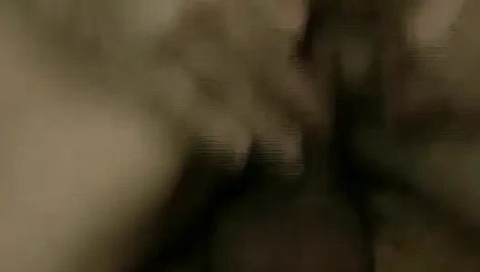 Memek berbulu cewek seksi jerman dengan tubuh aduhai ini dientot habis-habisan