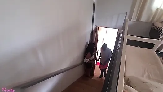 Sigorta Komisyoncusu: O yaramaz kızı gözetledi ve ona devasa bir penisi verdi!