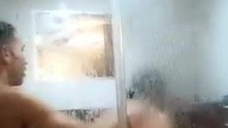 Árabe voluptuosa follada en la ducha parte 2