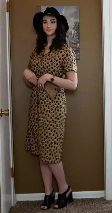 Abby Shapiro modelling