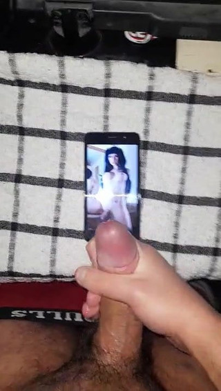 Бейлі Джей cumtribute