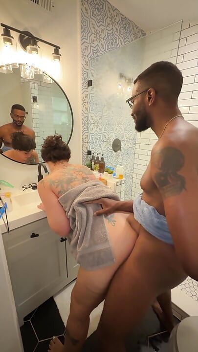 Στα παρασκήνια!! Psilo Siren & Matt fuck το πρωί ενώ βουρτσίζουν τα δόντια τους!!