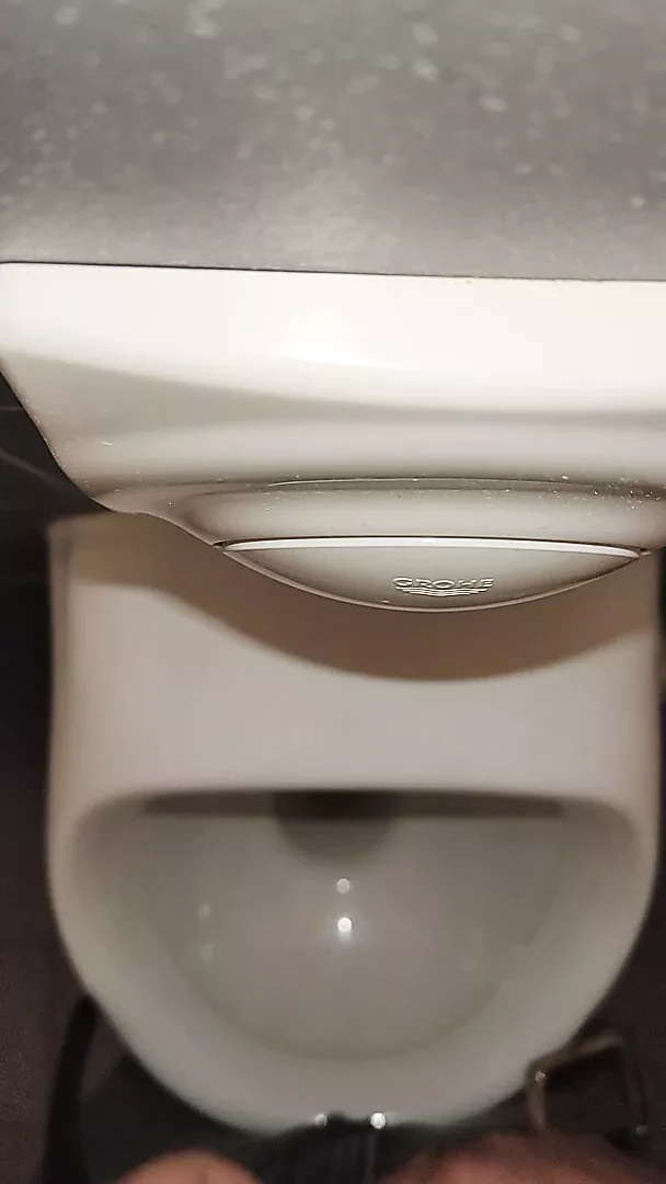 Pissing #21