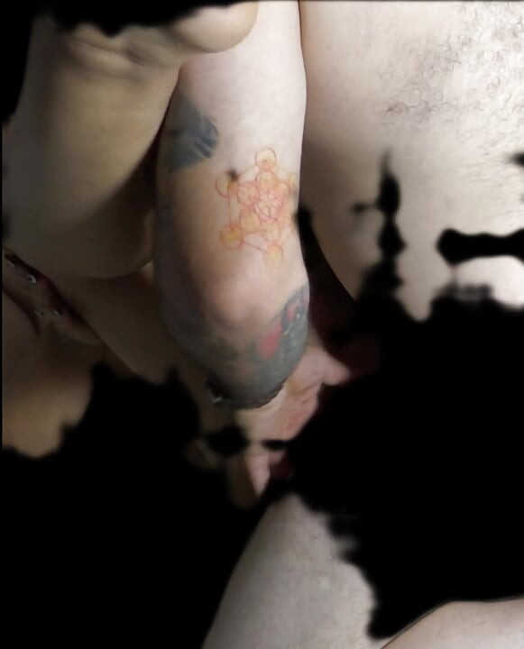 SEXE ANAL MAISON AVEC LATINA TATOUÉE