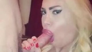 Travesti aysu şaşırtıcı oral seks