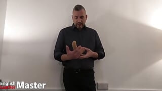 Profesoara folosește masturbarea și dă instrucțiuni de masturbare