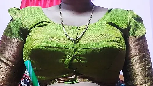 Индийский босс позвонил ее секретарю в своей частной комнате