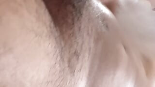 ME PUSE CACHONDA ASÍ QUE ME MASTURBO