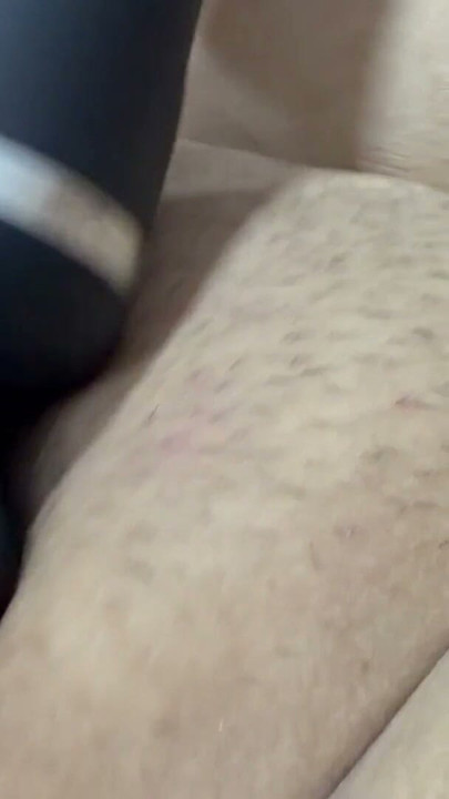 plays with her vibrator in her pussy very delicious | Clip 1
