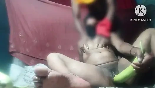 Village bhabi ki chut me loki dali