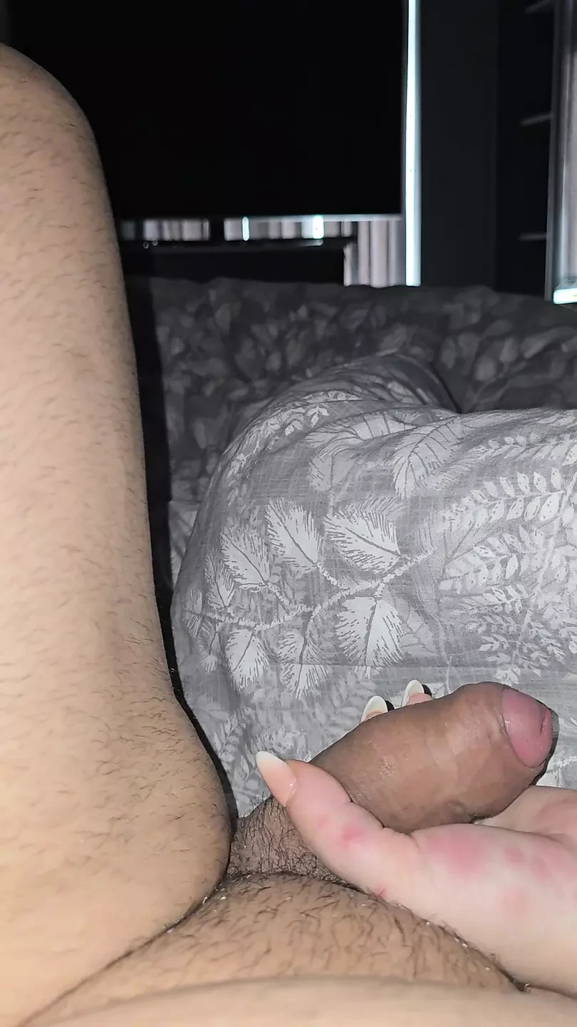 时间机器把过去的继母送去手淫继子的鸡巴