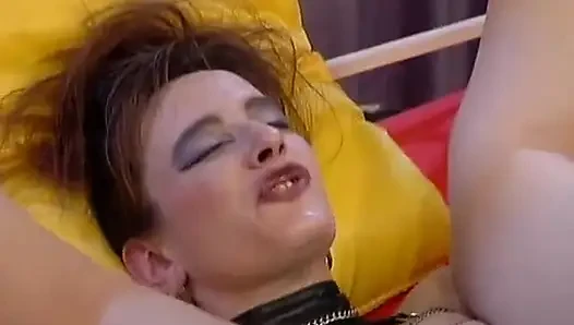 Diese beiden lesben aus Deutschland sind hier, um spaß mit großen spielsachen zu haben