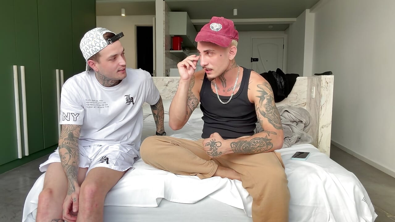 Mijn hetero vriend heeft me uitgenodigd bij hem thuis