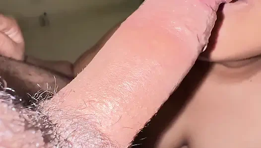 Azgın kız arkadaşla romantik tutkulu oral seks