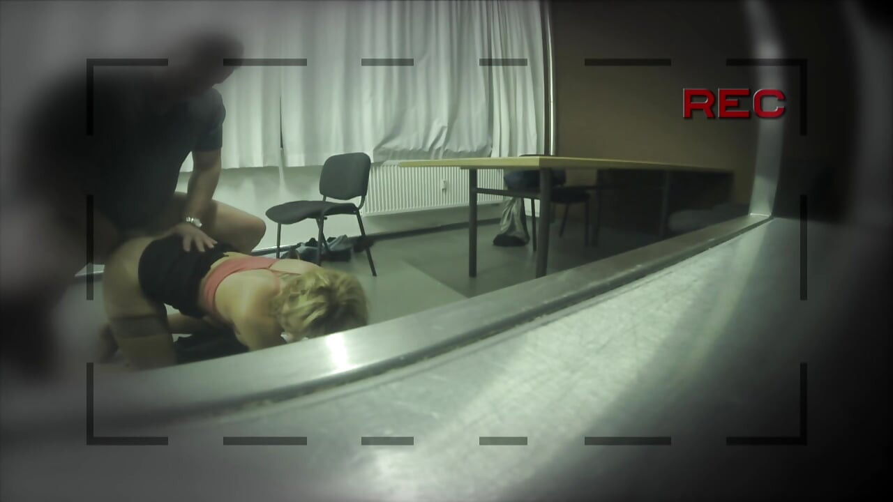 Des blondes sexy se font baiser par tous les trous, compilation