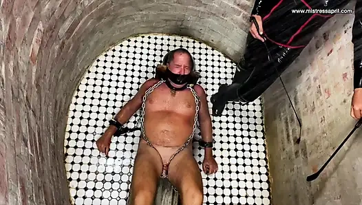 Dominatrix sahibe April - su kayağı - yakalama 2