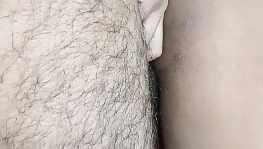 Dicker arsch gefickt, nachdem er den ganzen schwanz in den arsch aus der , begann zu schreien in Hindi audio doggystyle.