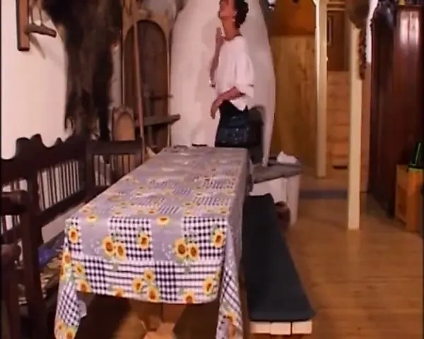 农村荡妇 - 乡村女孩在农村被生性交!