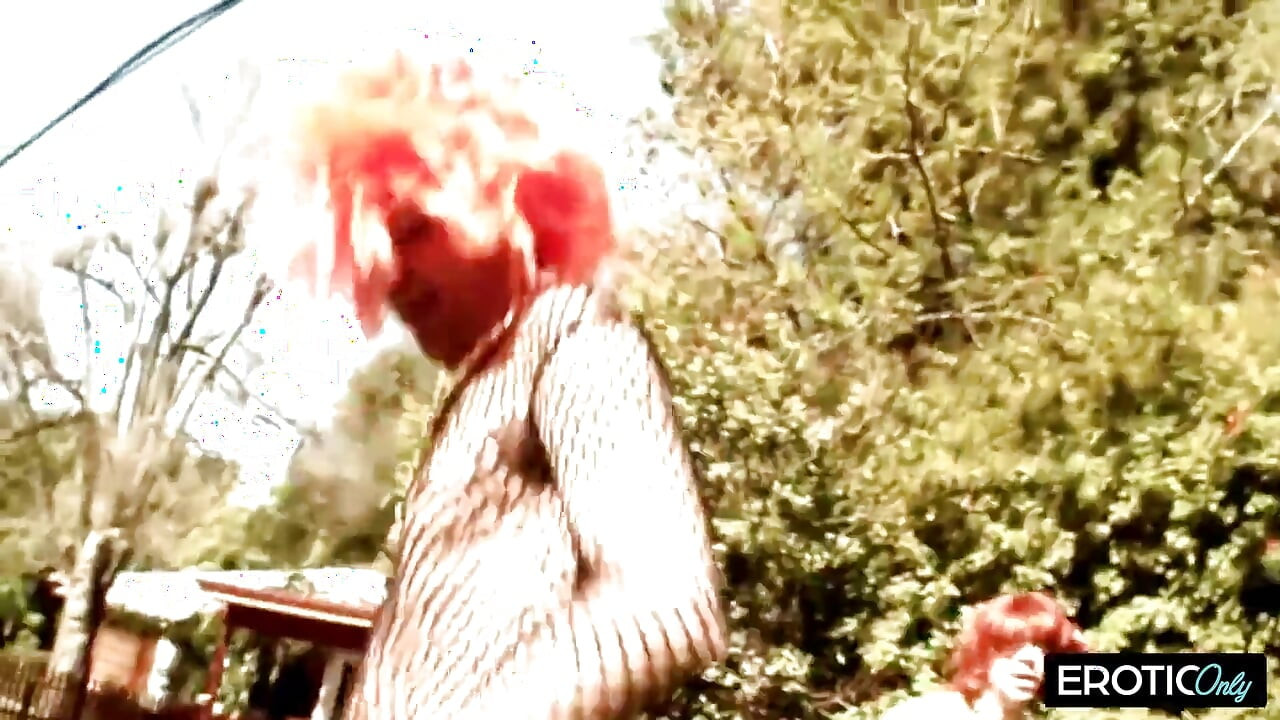 Gagici plasă împart o pulă palpată în sex în trei sălbatic