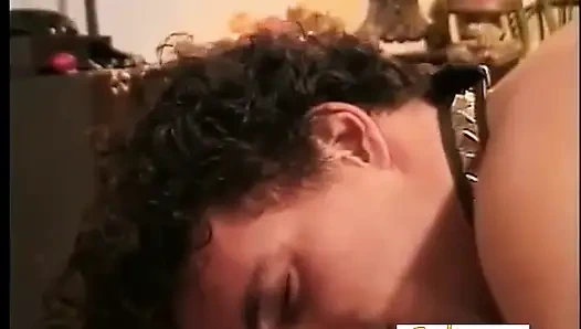 Sahibe yeni ödeme yapan müşterisini disipline ediyor