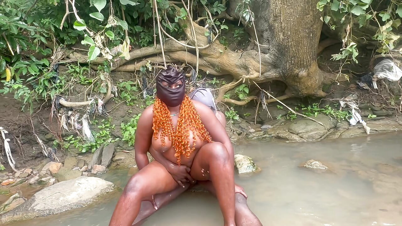 Sexy Ebony fuck with a black Queen by the local river