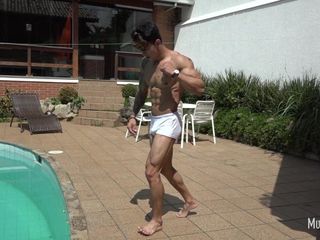 Ragazzo giovane muscoloso sexy