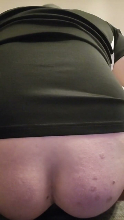extreme anal training with the Grip115 and gas mask | Clip 1