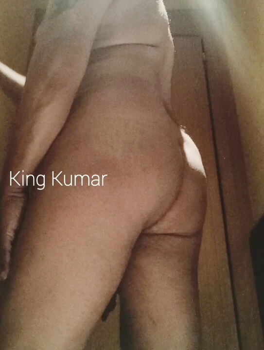 Getting naked, shaking hairy black Cock & Ass in a 5 ⭐ hotel toilet
