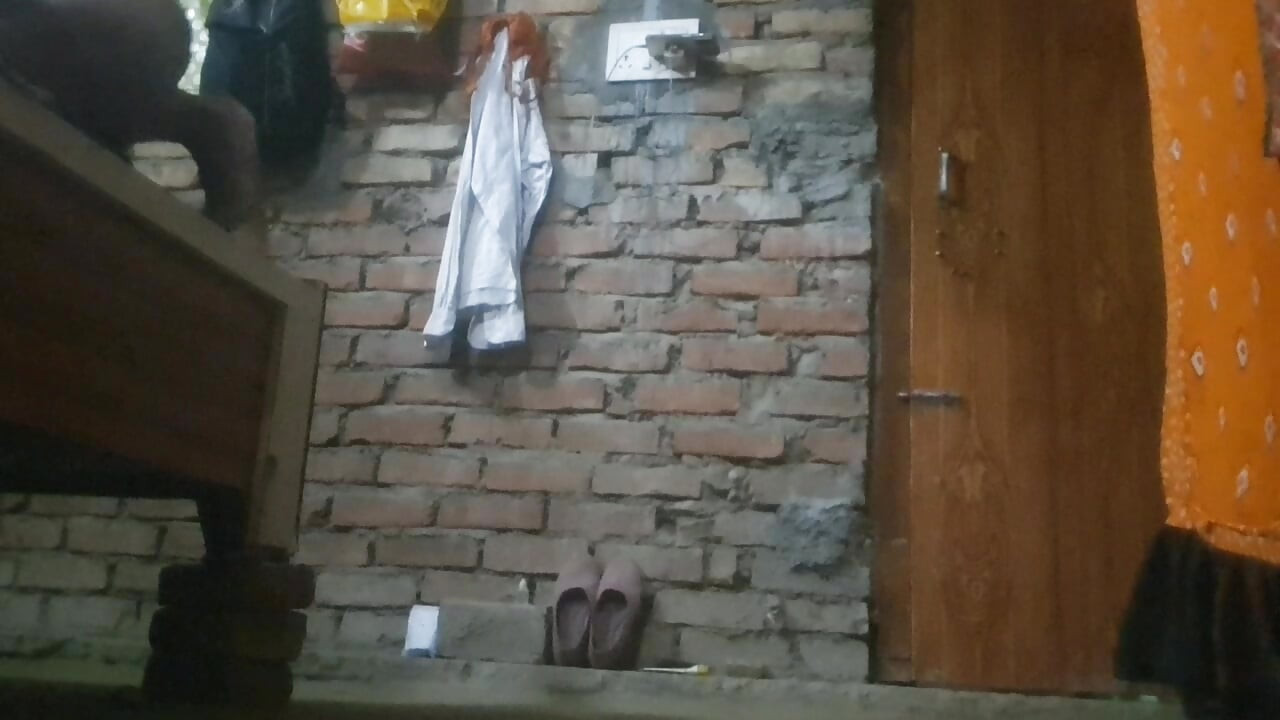 Village girl chudai video seelipng first time chudai video Indian bhabhi