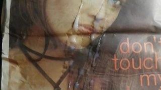 Eva Green sperma eerbetoon #2 - enorme cumshot over krant