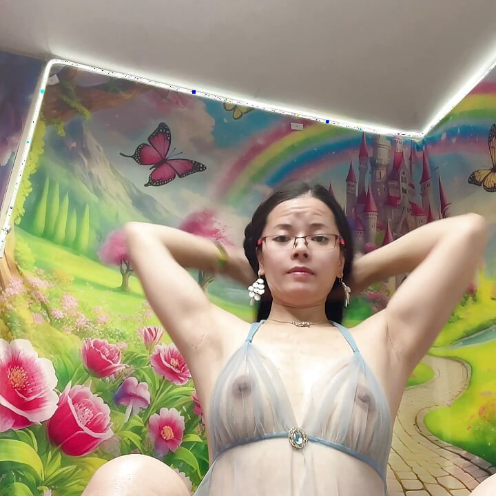 nice hair black sexy tit show