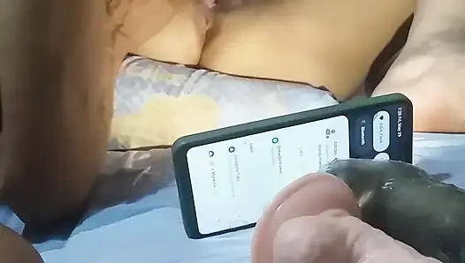 Aku menikmati memakan memeknya yang basah