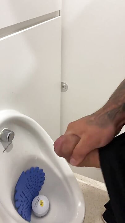 Bathroom Piss and Jerk