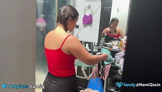 Temizlikçi patronunun üvey oğlunu sikiyor