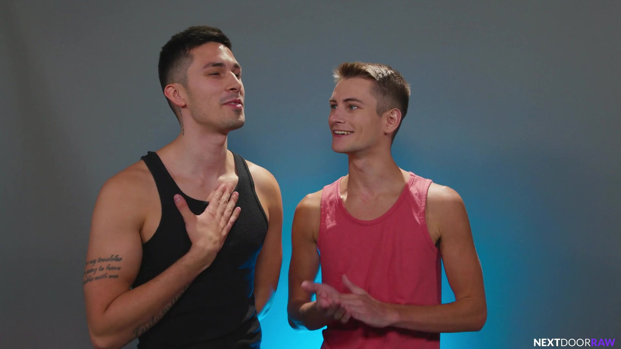 华丽的twnk性感翻转乱搞现实生活中的tatted BF大屁股