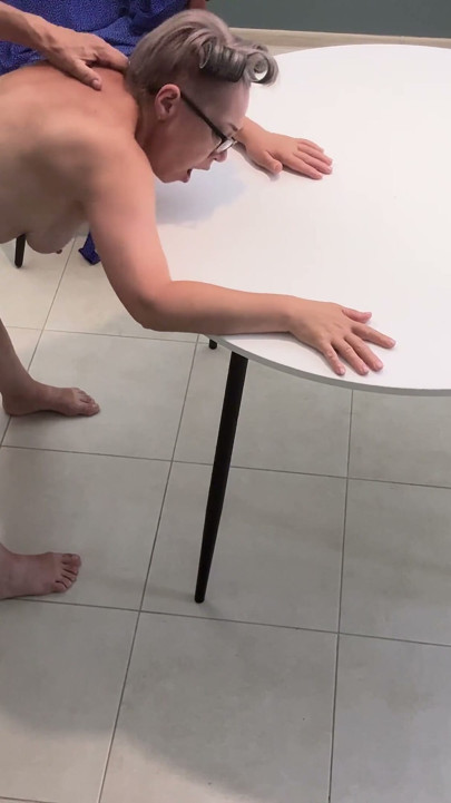 Old Grandma in Glasses Gets Fucked in Her Ass