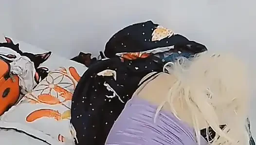 Mature closet shemale loves to sit on cock
