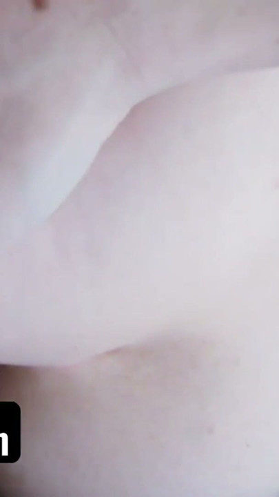 Teamskeet - petite blond tenåring får den rosa fitta si boret hardt av en heldig og kåt stud | Klipp 2