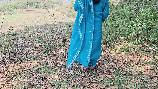 Hintli çift seks kocası karısını sikiyor