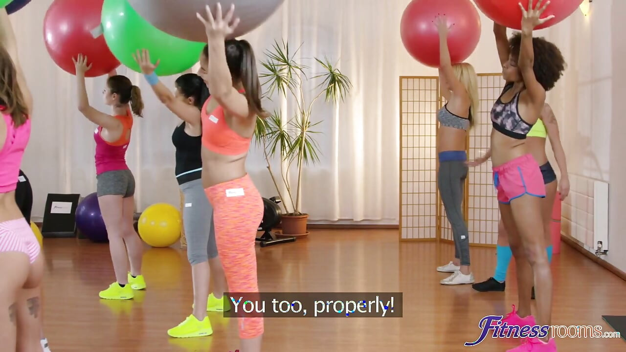 Fitnessruimtes - sportschool milf en studenten hebben gepassioneerd lesbisch trio
