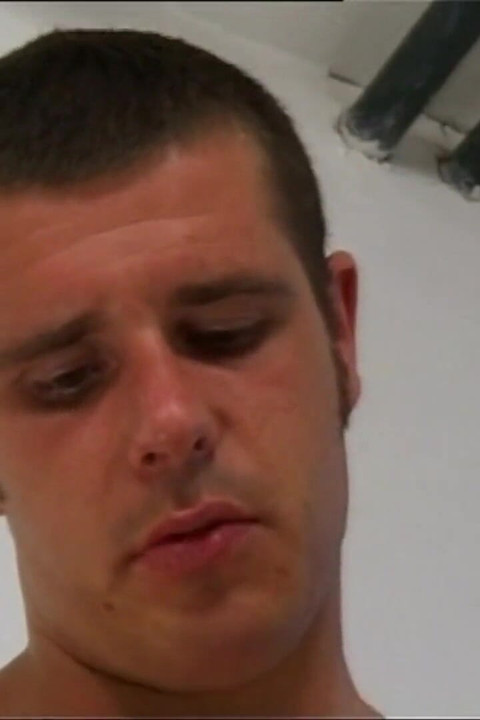 Seksi čistačica jebana u guzu i svršena na dlakavu pičku od strane velikog starinskog kurca