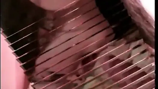 Грудастую зрелую шлюху пустили паровозиком