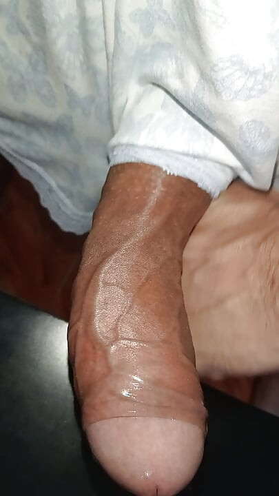 VELIKI KURAC I VENOZA, INTENZIVNO DRKANJE U PIDŽAMI, POSLUŠNI POV