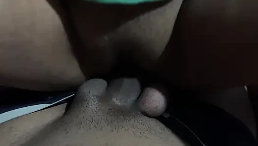 Bhabhi apne Davar ke shath raat me enjoy karti hui