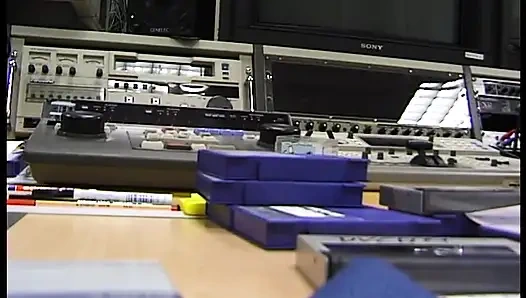 Blonde reife lutscht seinen schwanz