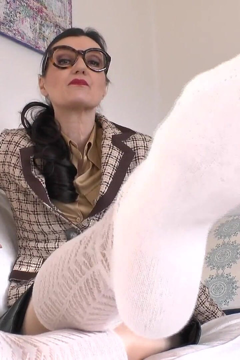 Sniff My Cheesy Feet Before Santa Claus Arrives! Lady Victoria Valente