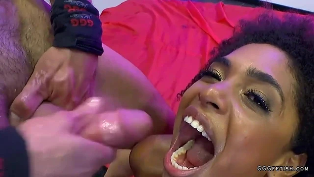Extreme banging with cums facials on luna corazon