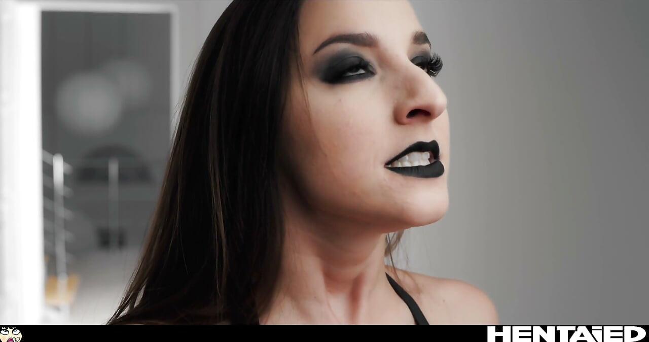 Parasited - Amirah Adara knepper helvede ud af sin nye værelseskammerat Tiffany Tatum
