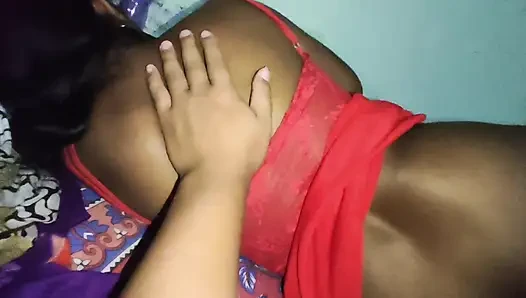 Mera bhabhi mujhe daily chotne deta hai